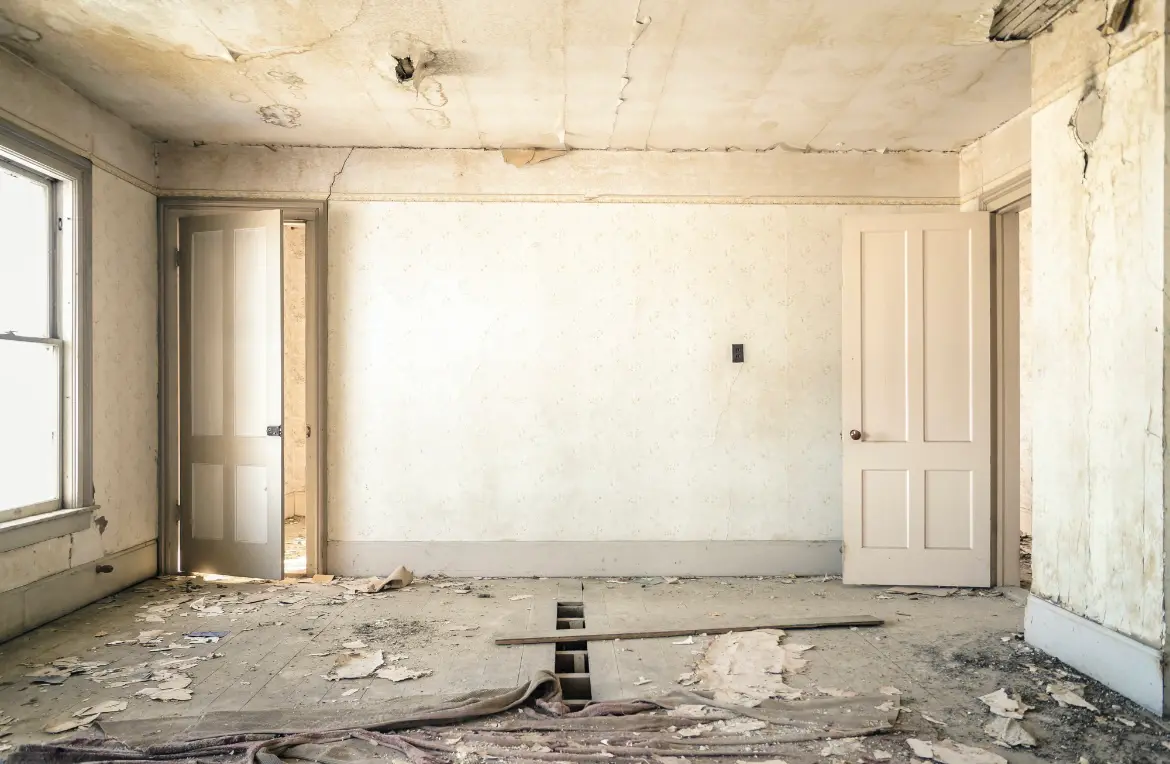 Waste disposal crew managing a cleanout project in Sunnyslope